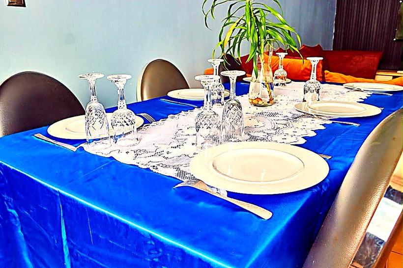Suite Familiale - table